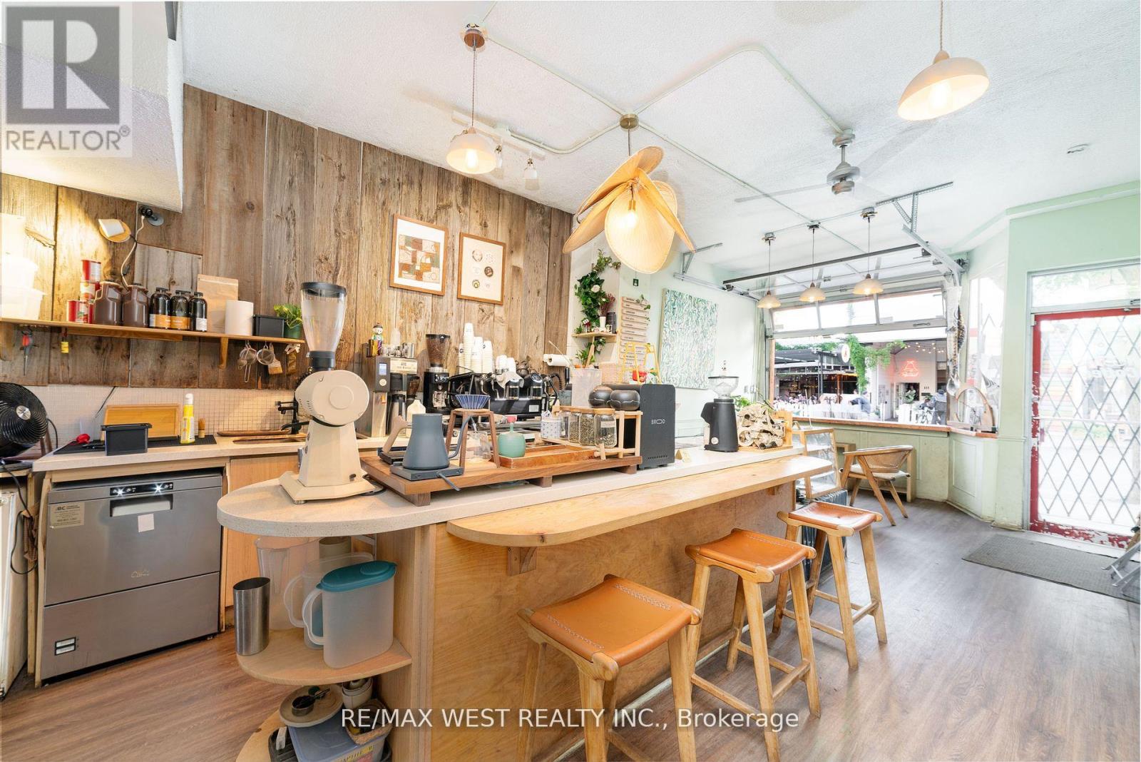 135 Ossington Avenue, Toronto, Ontario  M6J 2Z6 - Photo 6 - C10254011