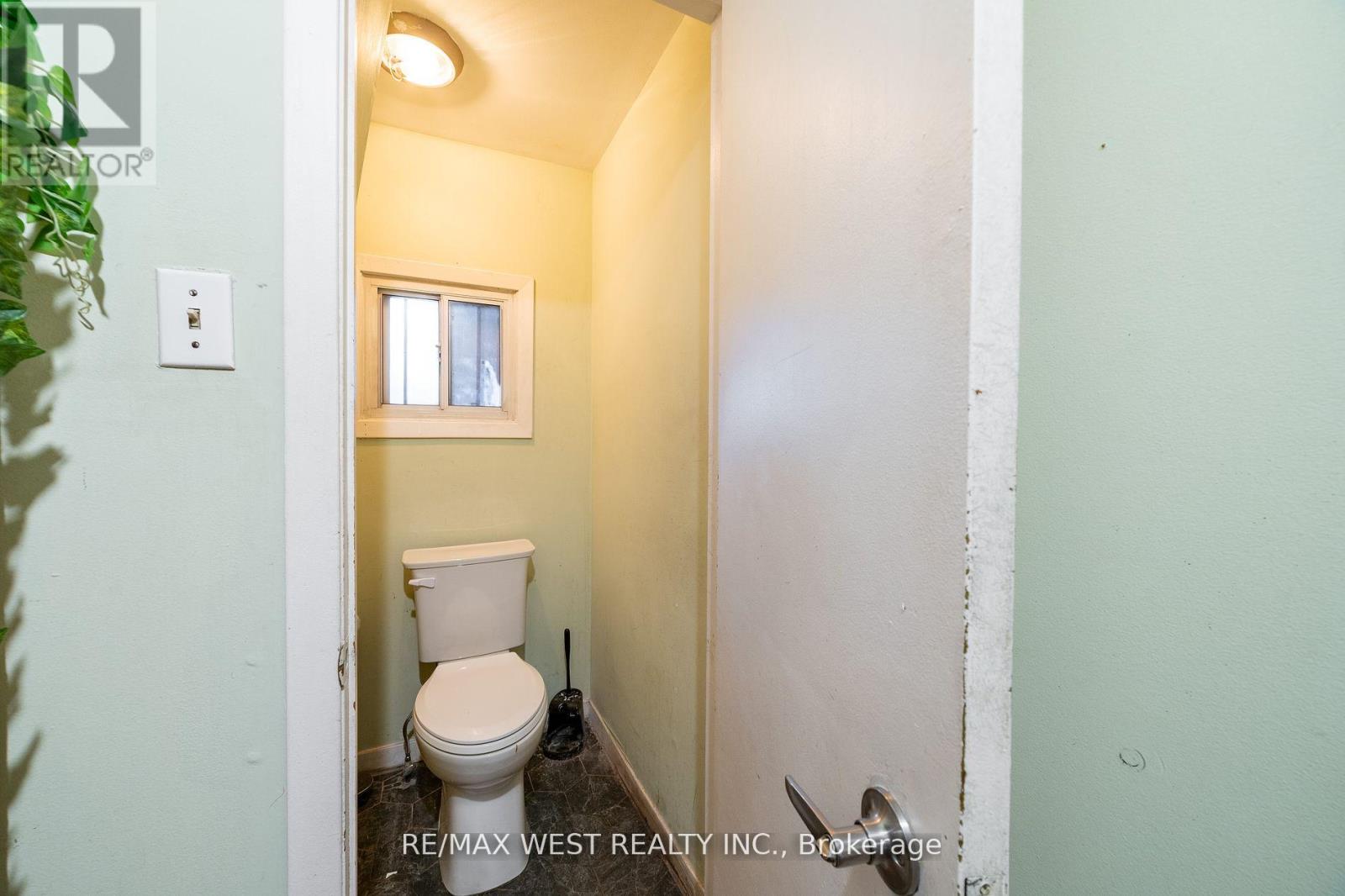 135 Ossington Avenue, Toronto, Ontario  M6J 2Z6 - Photo 9 - C10254011