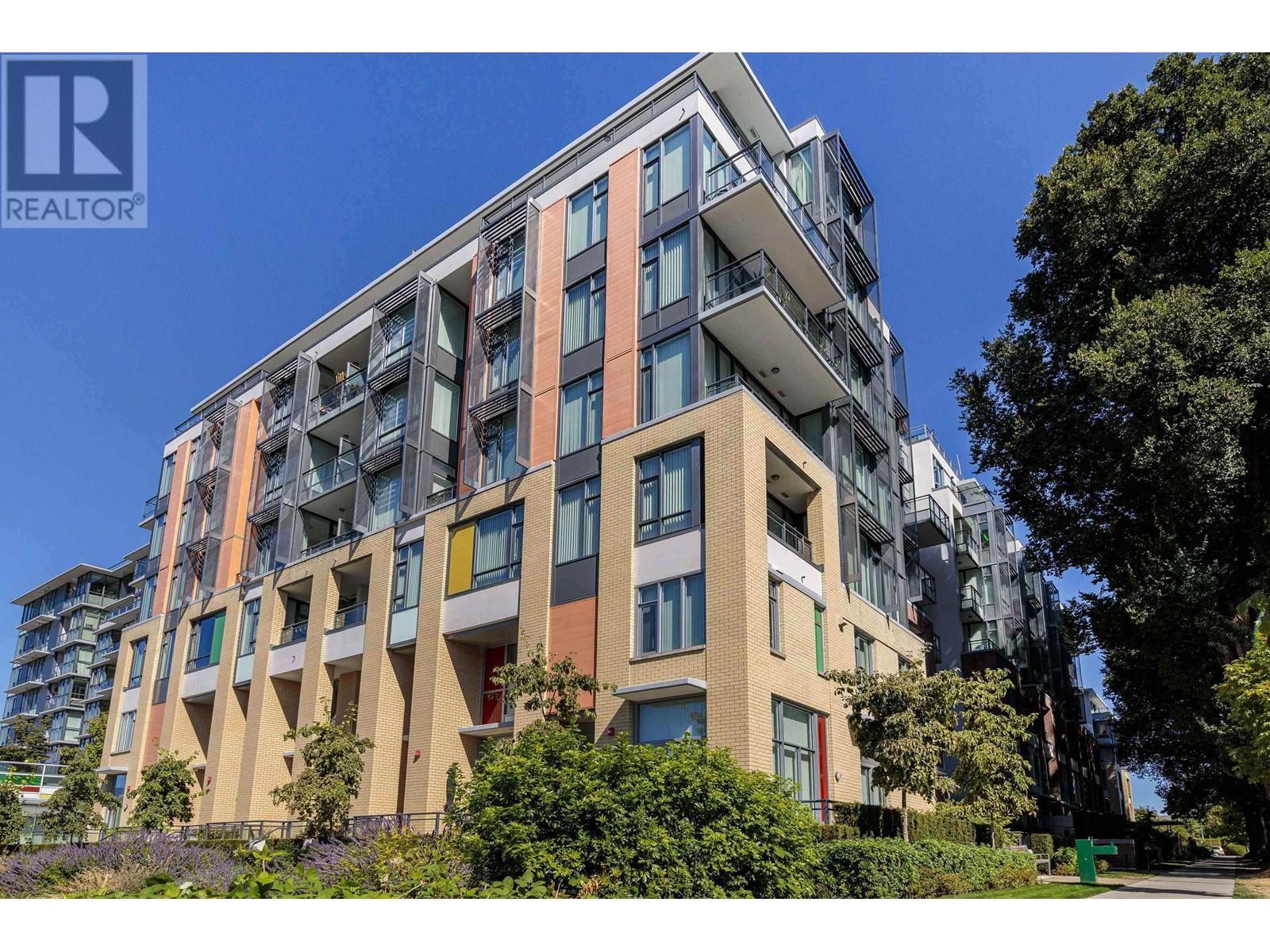 Listing Picture 2 of 12 : 510 2033 W 10TH AVENUE, Vancouver / 溫哥華 - 魯藝地產 Yvonne Lu Group - MLS Medallion Club Member