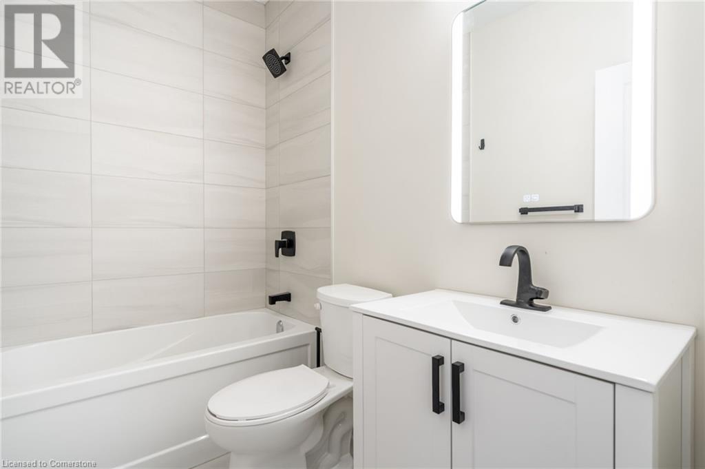 9 Munn Street Unit# D, Hamilton, Ontario  L8V 1J8 - Photo 9 - XH4200465