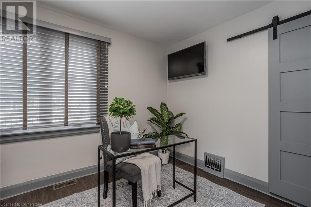 1041 Plains View Avenue, Burlington, Ontario  L7T 1V4 - Photo 31 - 40671807