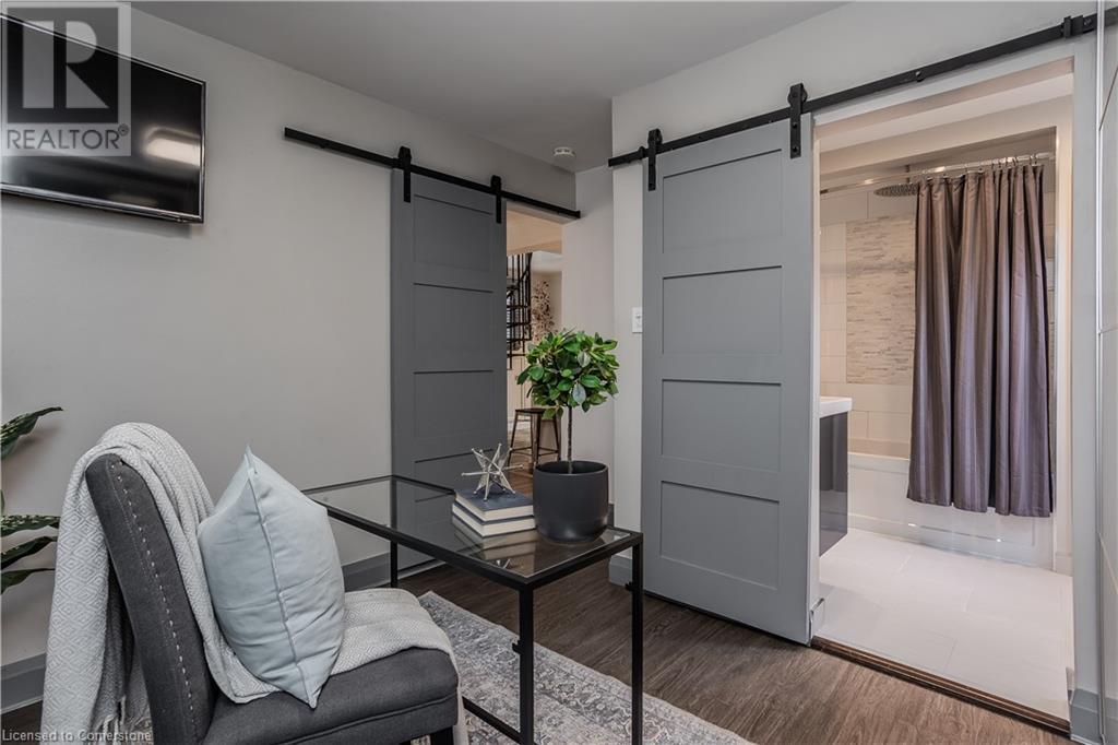 1041 Plains View Avenue, Burlington, Ontario  L7T 1V4 - Photo 32 - 40671807