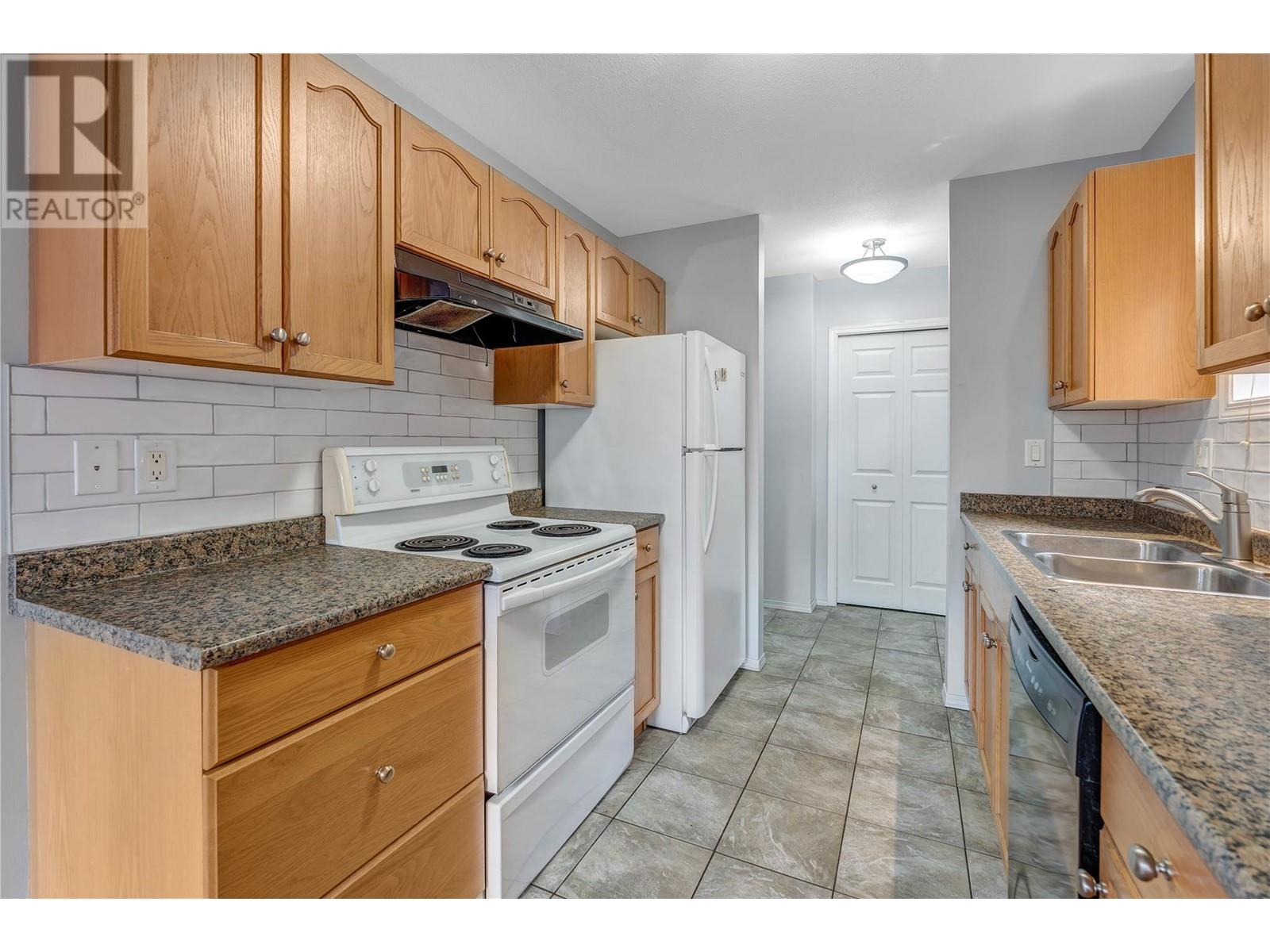 763 Kamloops Avenue Unit# 101, Penticton, British Columbia  V2A 2J3 - Photo 3 - 10326946