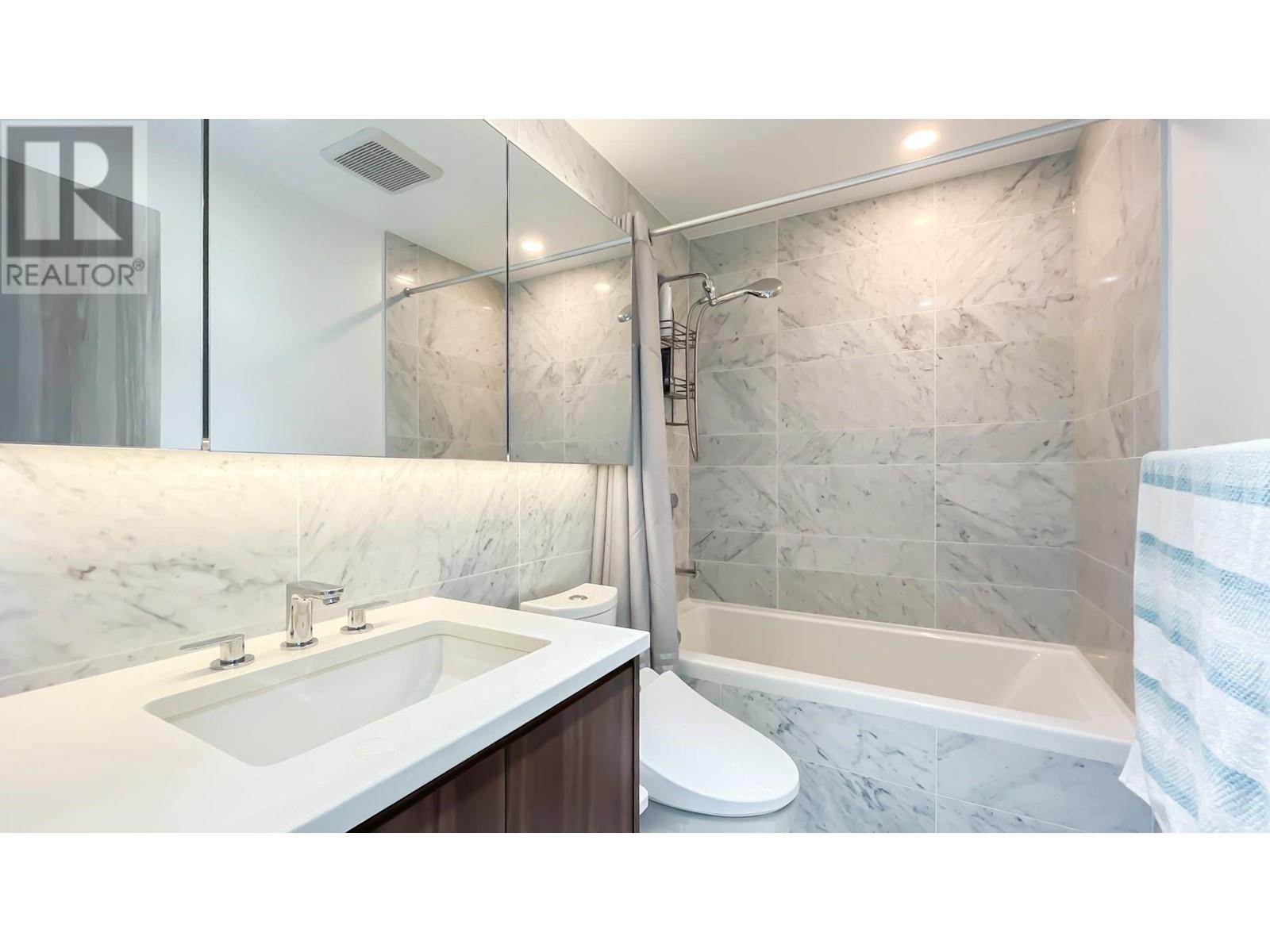 3111 4720 LOUGHEED HIGHWAY