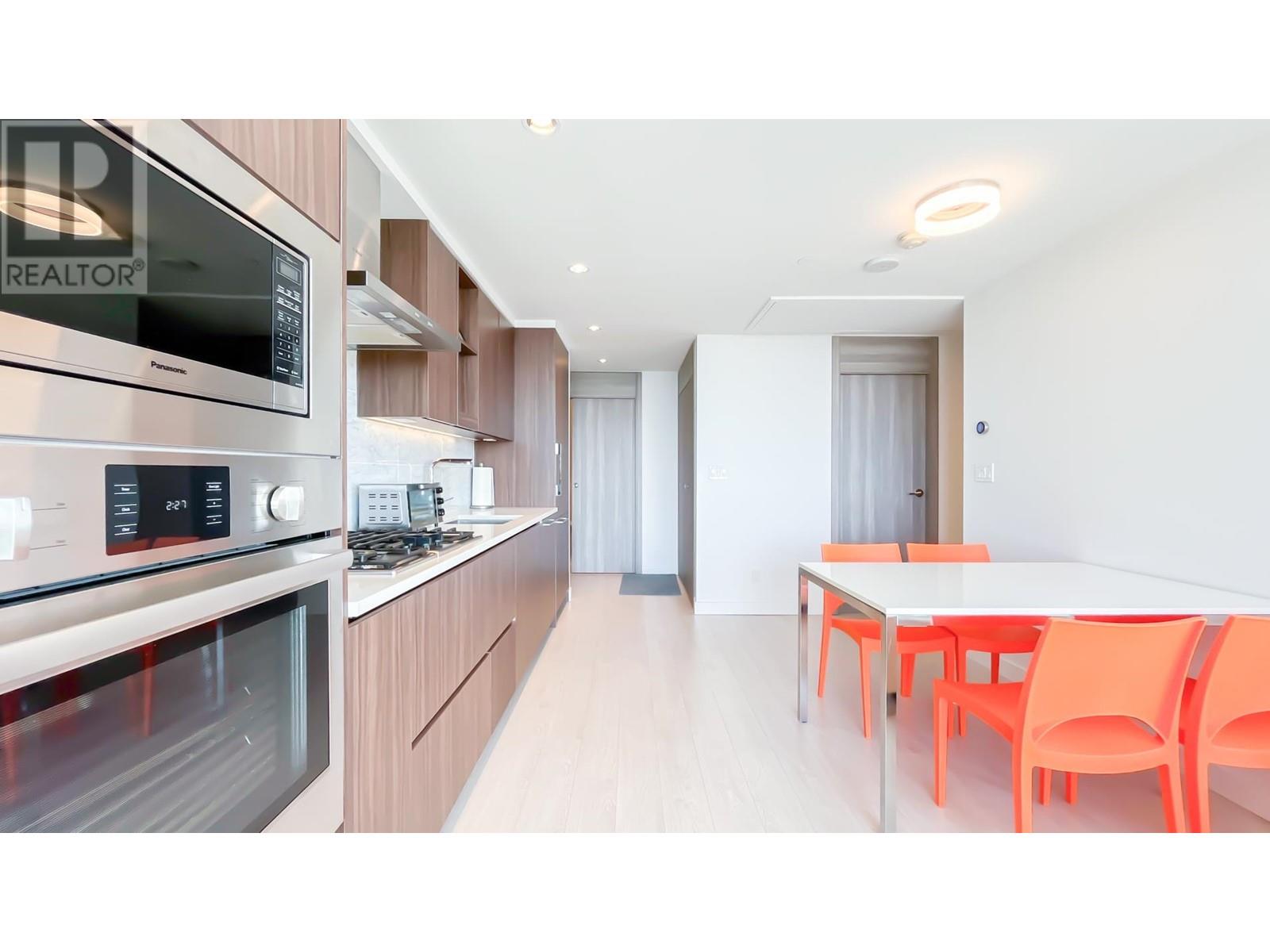 3111 4720 LOUGHEED HIGHWAY