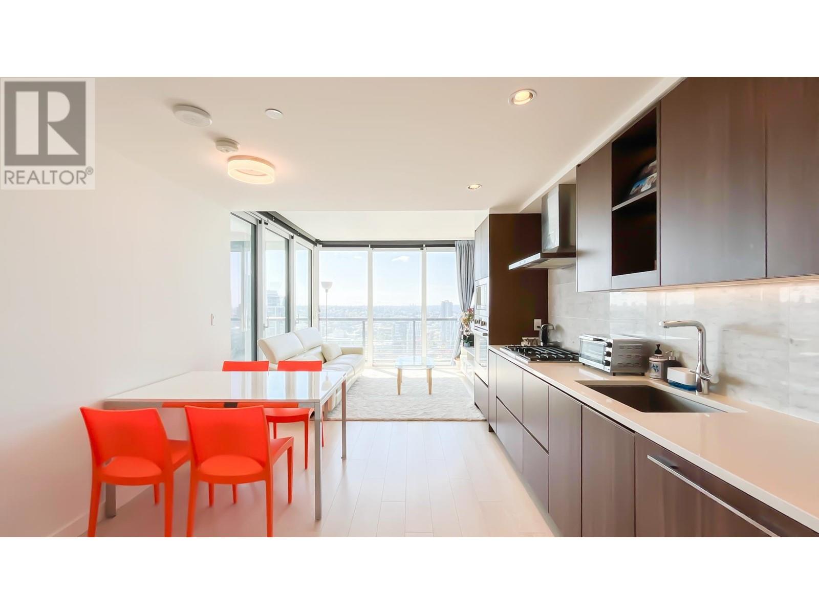 3111 4720 LOUGHEED HIGHWAY