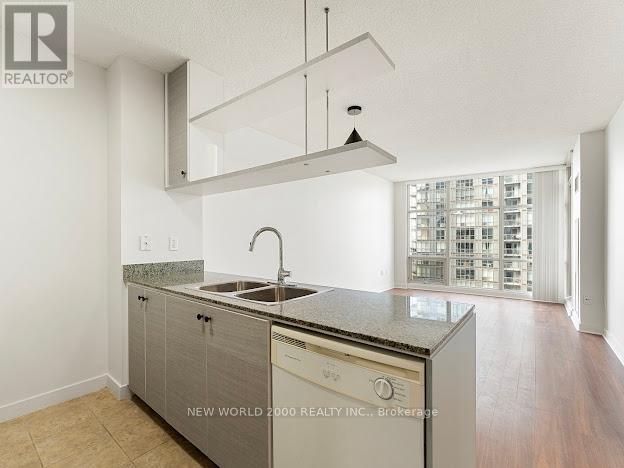 3902 - 35 Mariner Terrace, Toronto, Ontario  M5V 3V9 - Photo 3 - C10048574