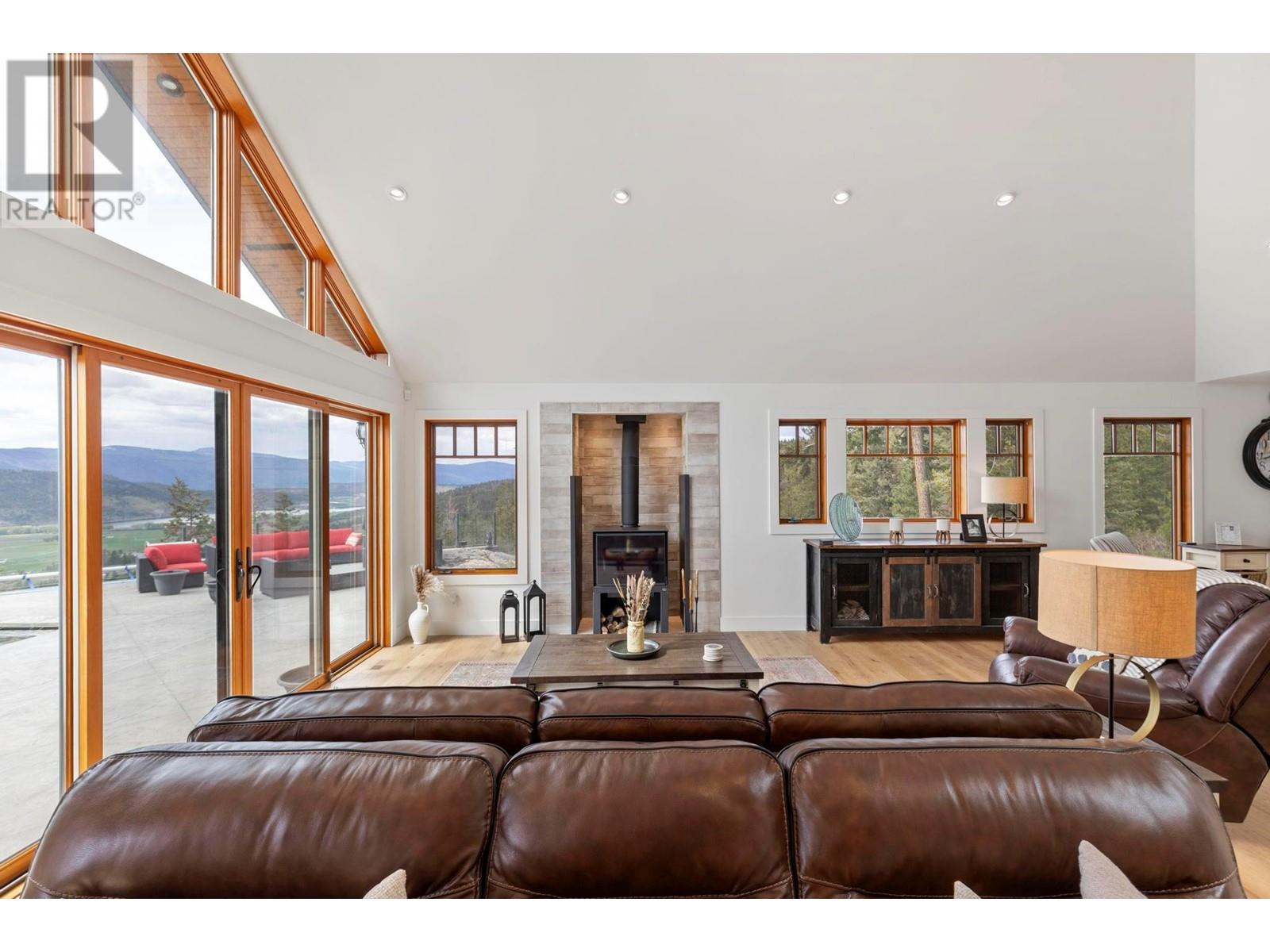 5774 Deadpine Drive Kelowna