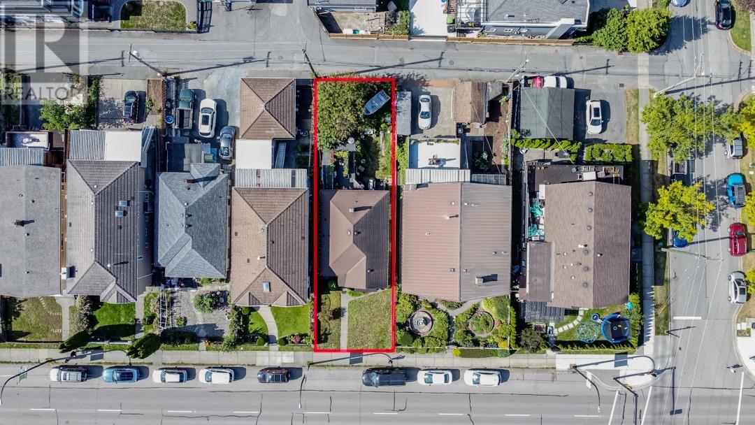 Property at 4435 FRASER STREET image 3