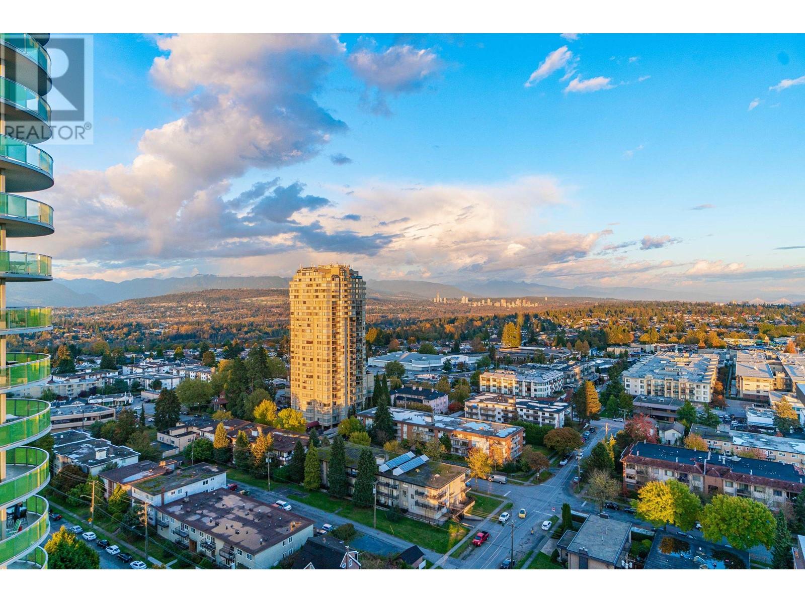 2207 6700 Dunblane Avenue, Burnaby, British Columbia  V5H 0J3 - Photo 2 - R2940928