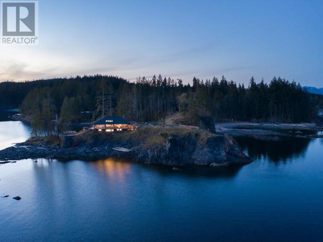 2011 VALDES DRIVE, Out of Board Area, British Columbia