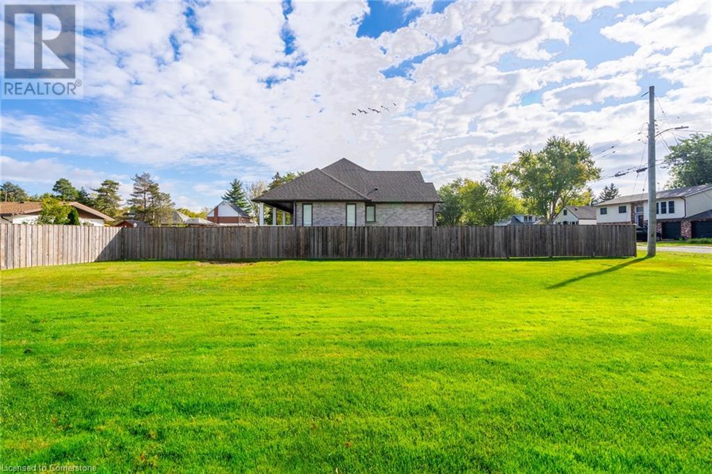 24 South Main Street, Thorold, Ontario  L0S 1K0 - Photo 12 - 40672466