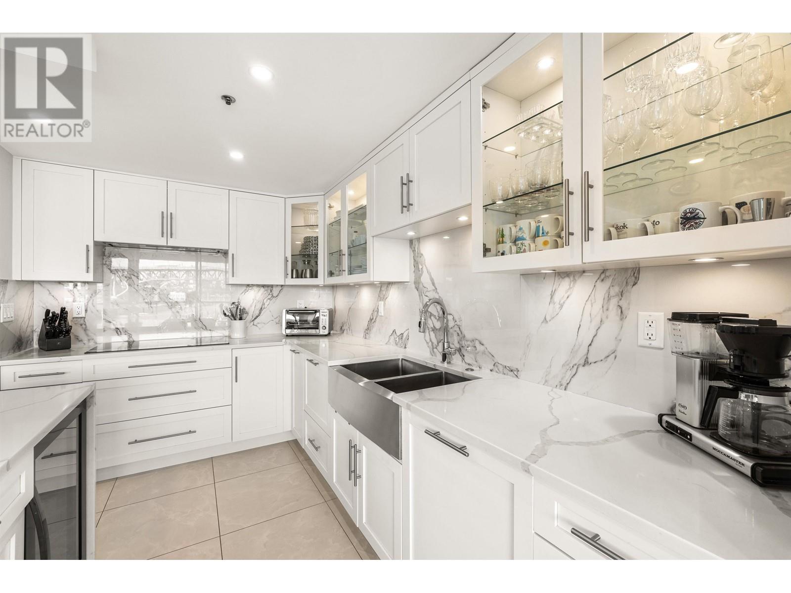 Listing Picture 14 of 40 : 402 1012 BEACH AVENUE, Vancouver / 溫哥華 - 魯藝地產 Yvonne Lu Group - MLS Medallion Club Member