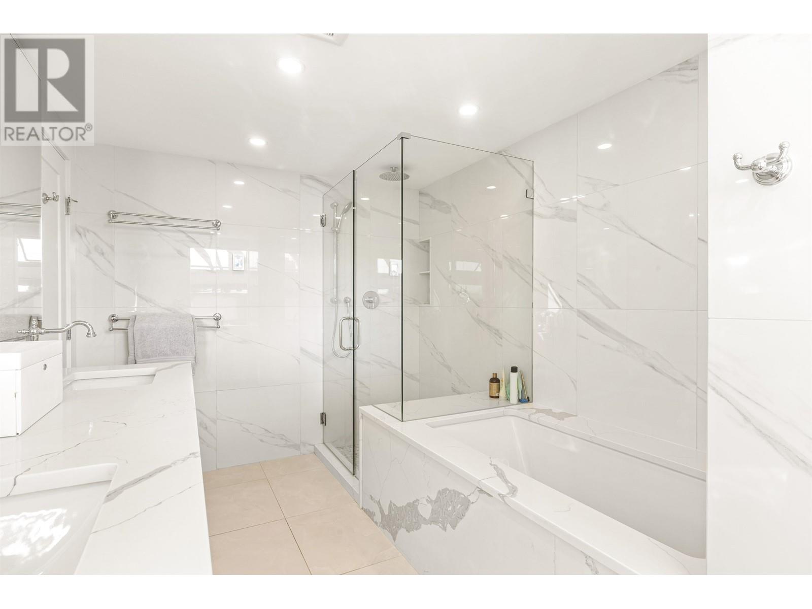 Listing Picture 35 of 40 : 402 1012 BEACH AVENUE, Vancouver / 溫哥華 - 魯藝地產 Yvonne Lu Group - MLS Medallion Club Member