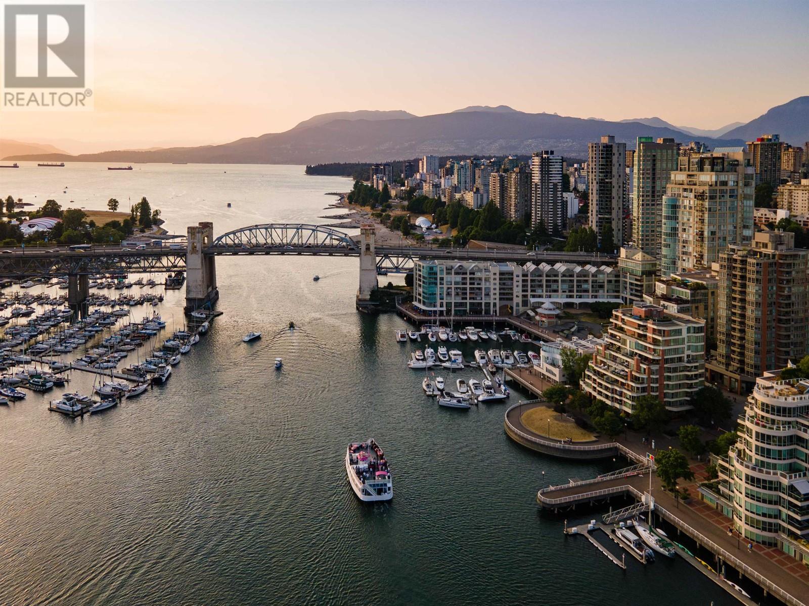 Listing Picture 4 of 40 : 402 1012 BEACH AVENUE, Vancouver / 溫哥華 - 魯藝地產 Yvonne Lu Group - MLS Medallion Club Member