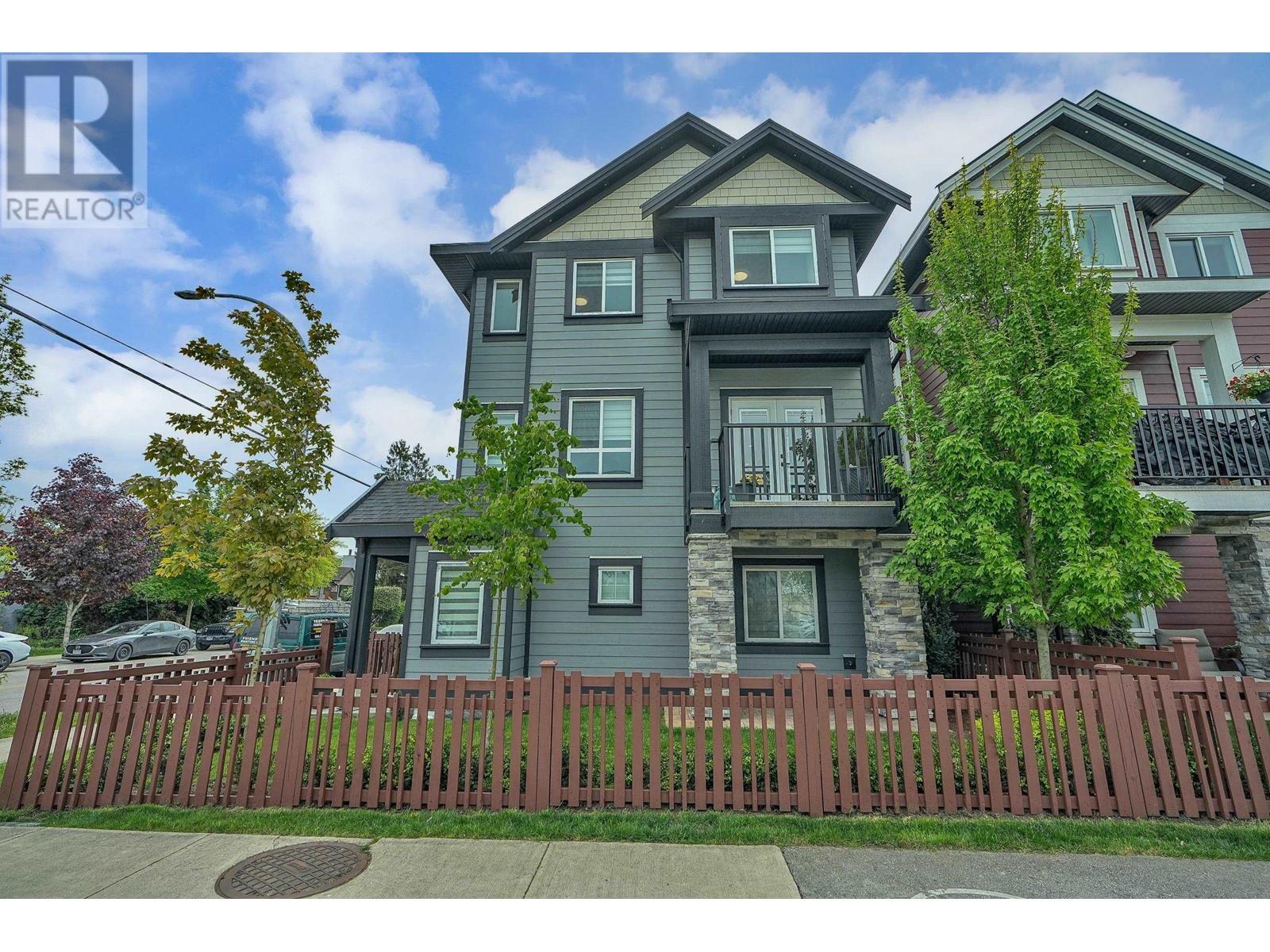1 608 Ewen Avenue, New Westminster, British Columbia V5R 2S3 - Photo 1 - R2940503