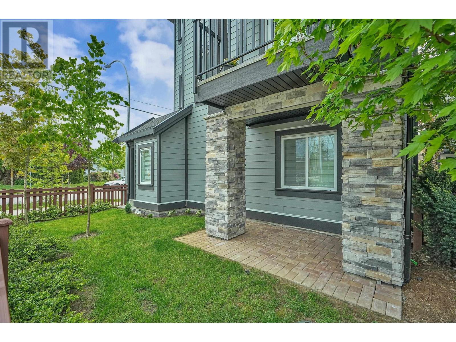 1 608 Ewen Avenue, New Westminster, British Columbia V5R 2S3 - Photo 2 - R2940503