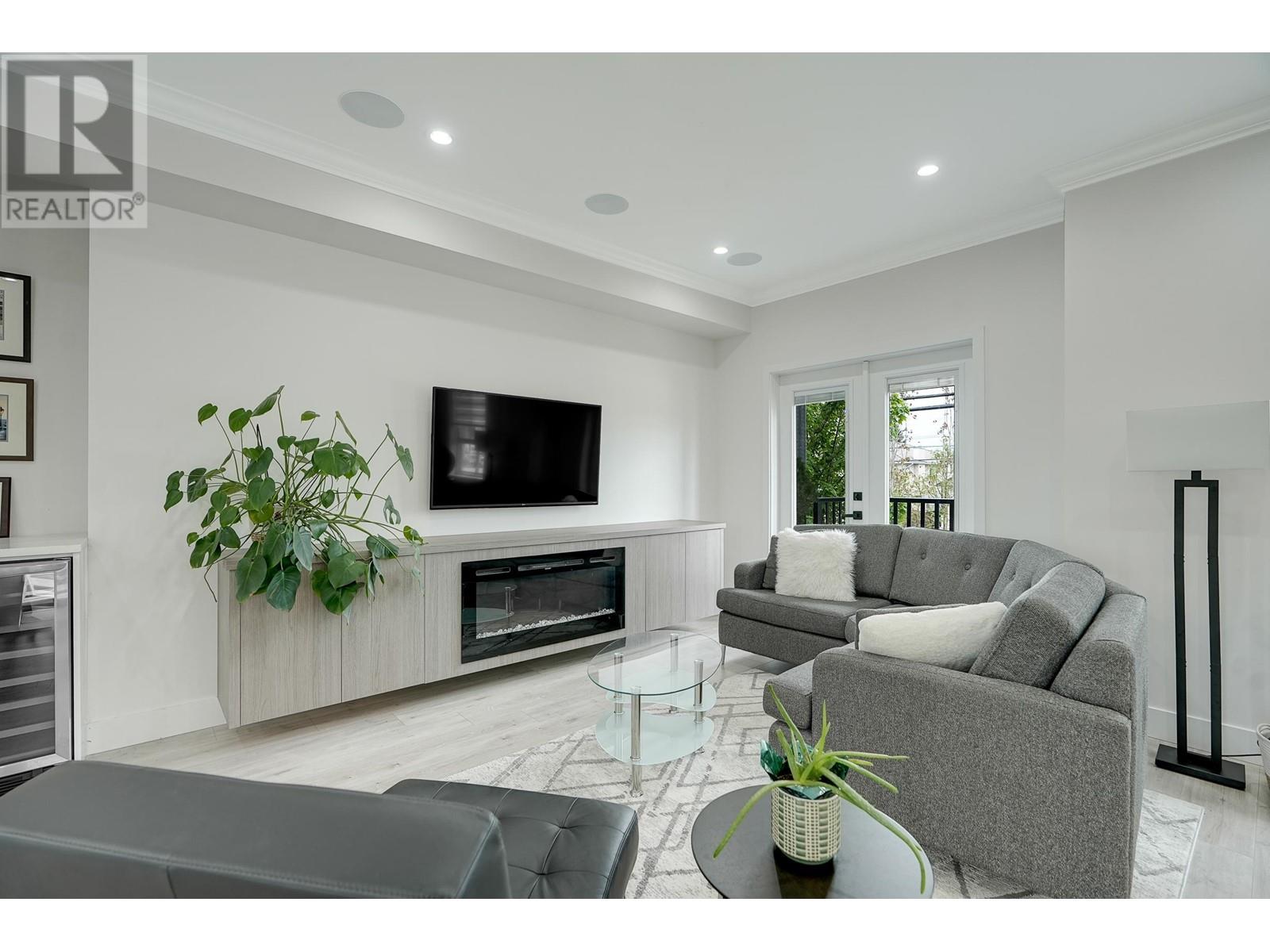 1 608 Ewen Avenue, New Westminster, British Columbia V5R 2S3 - Photo 4 - R2940503