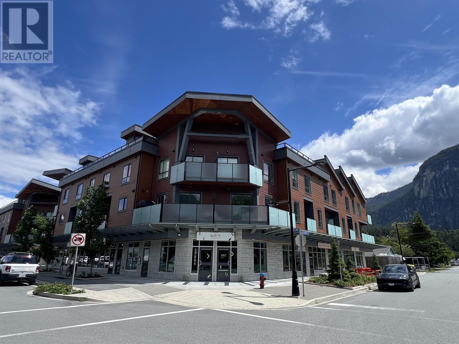 37846 Third Avenue, Squamish, British Columbia  V8B 0R8 - Photo 4 - C8064212