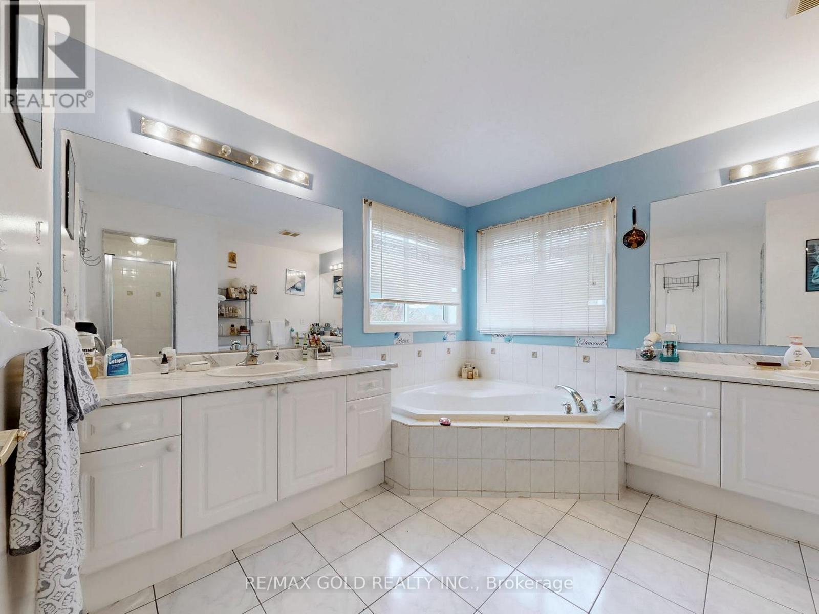 64 Prue Court, Brampton, Ontario  L6P 1P8 - Photo 20 - W10341844