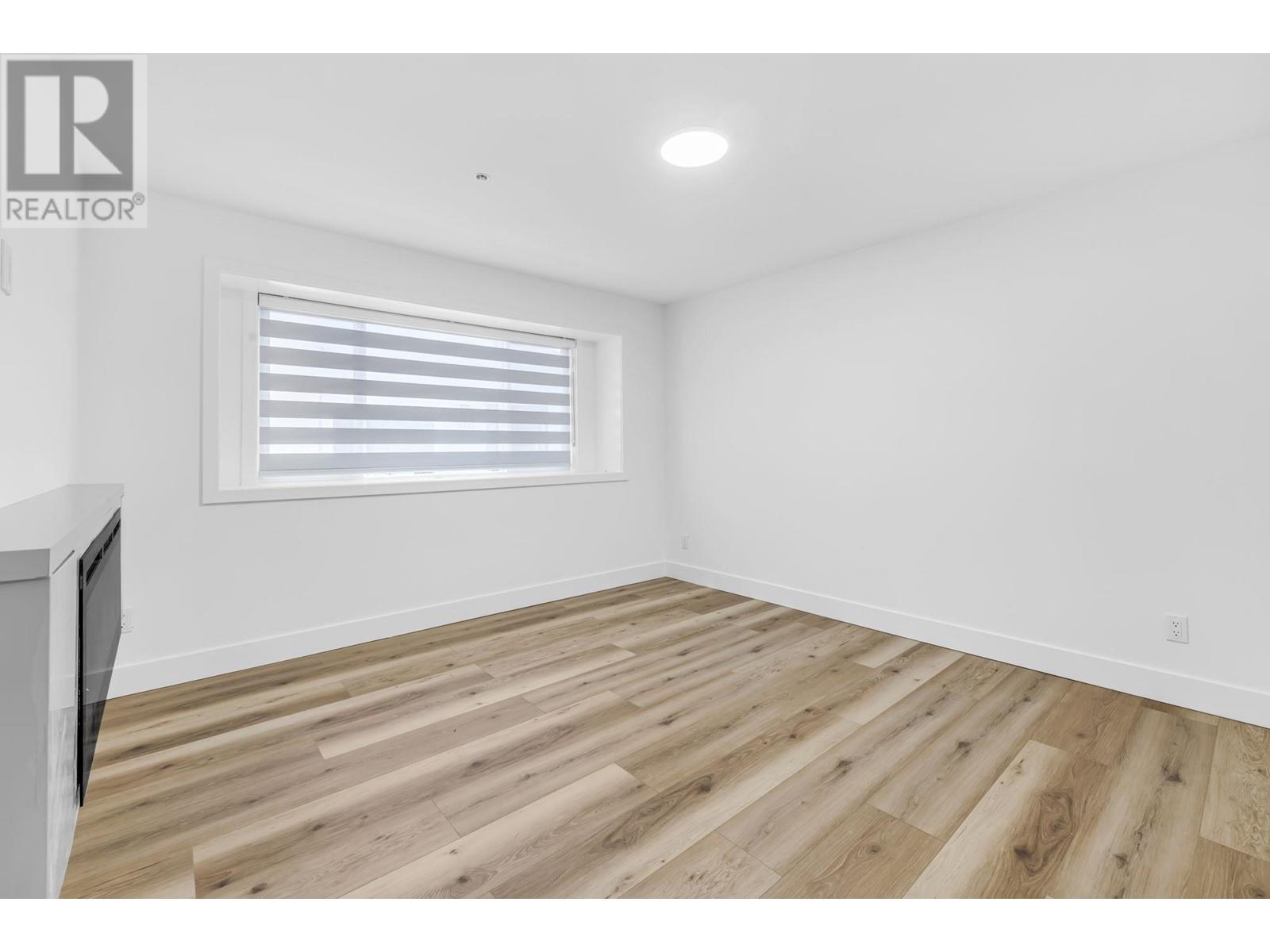 Listing Picture 16 of 40 : 3018 3020 KNIGHT STREET, Vancouver / 溫哥華 - 魯藝地產 Yvonne Lu Group - MLS Medallion Club Member