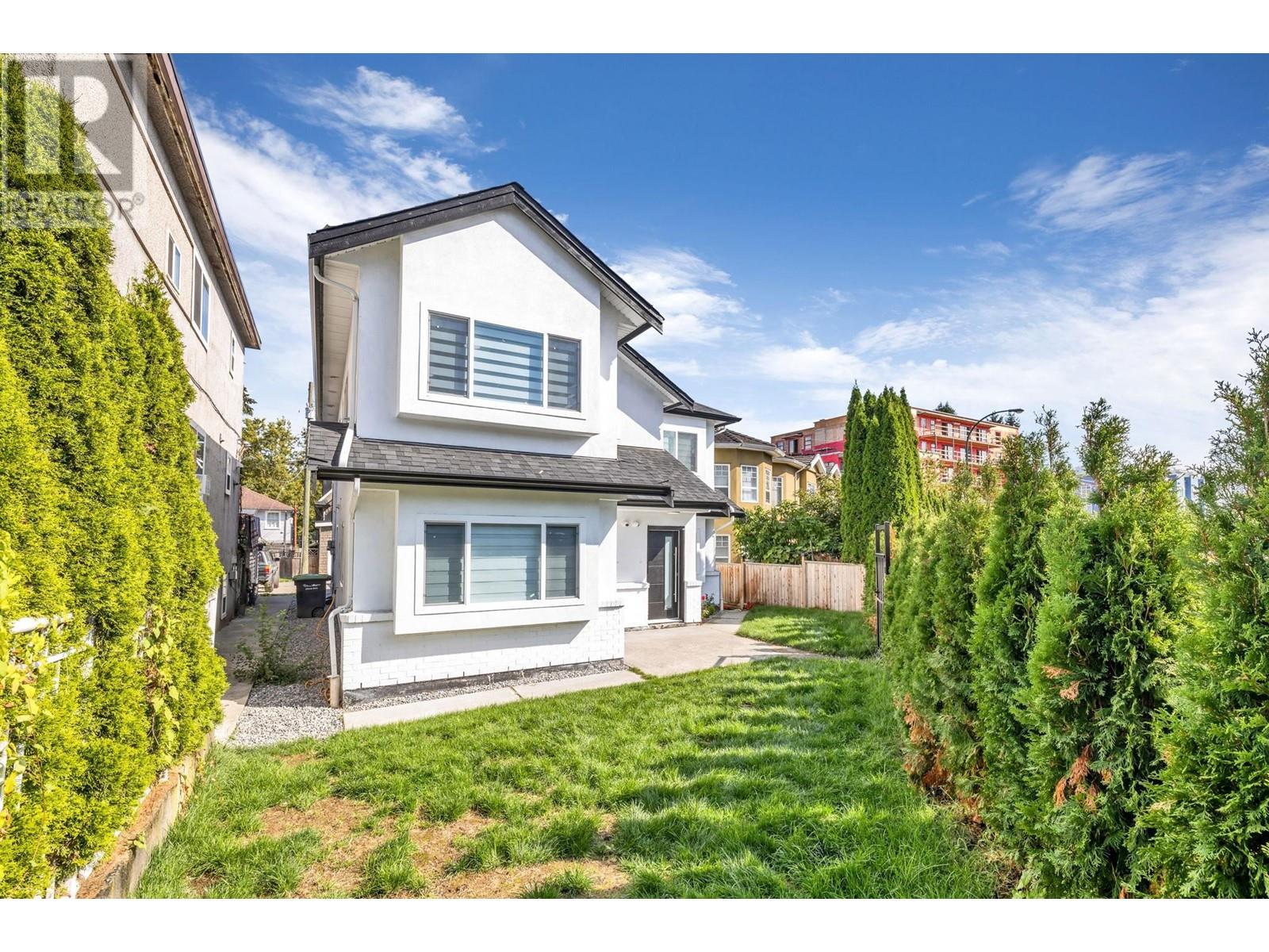 Listing Picture 2 of 40 : 3018 3020 KNIGHT STREET, Vancouver / 溫哥華 - 魯藝地產 Yvonne Lu Group - MLS Medallion Club Member