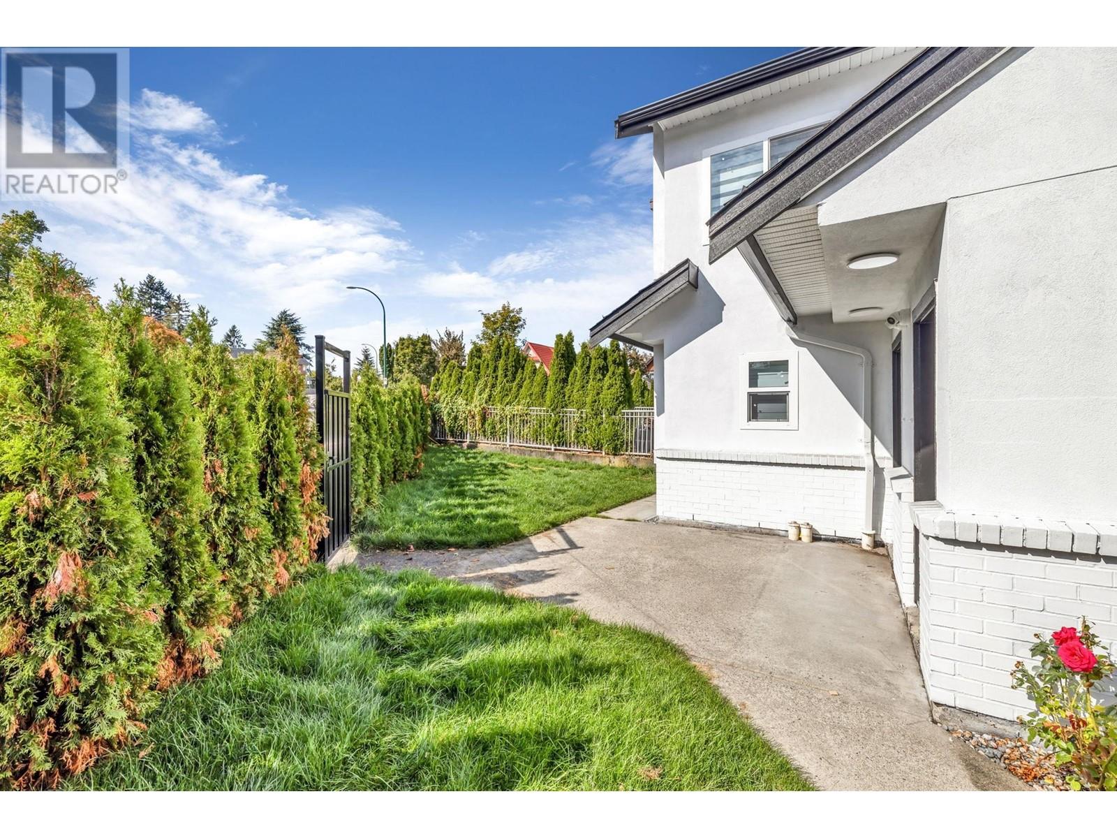 Listing Picture 3 of 40 : 3018 3020 KNIGHT STREET, Vancouver / 溫哥華 - 魯藝地產 Yvonne Lu Group - MLS Medallion Club Member