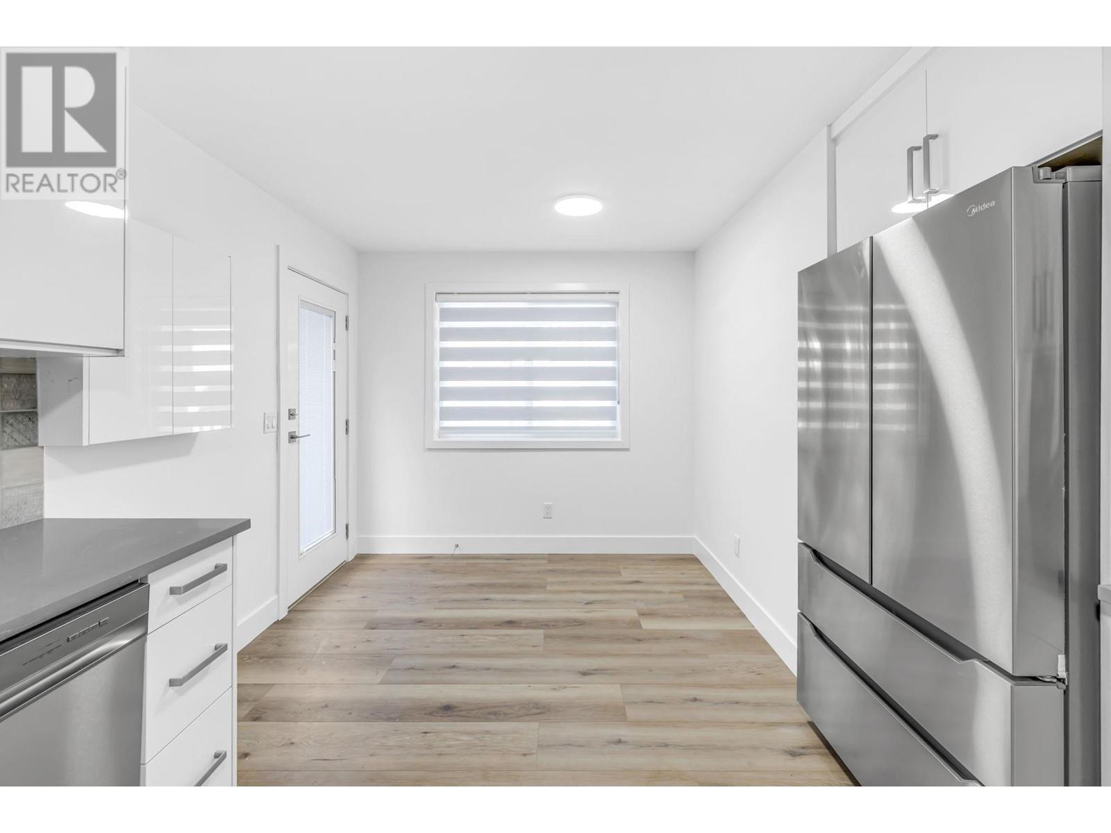 Listing Picture 12 of 40 : 3018 3020 KNIGHT STREET, Vancouver / 溫哥華 - 魯藝地產 Yvonne Lu Group - MLS Medallion Club Member