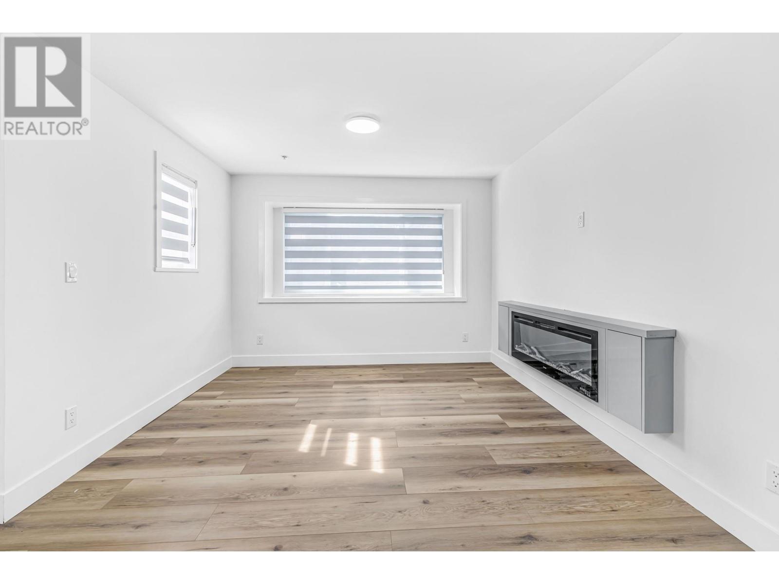 Listing Picture 24 of 40 : 3018 3020 KNIGHT STREET, Vancouver / 溫哥華 - 魯藝地產 Yvonne Lu Group - MLS Medallion Club Member