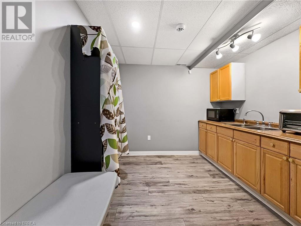 80 Brant Avenue, Brantford, Ontario  N3T 3H1 - Photo 14 - 40672468