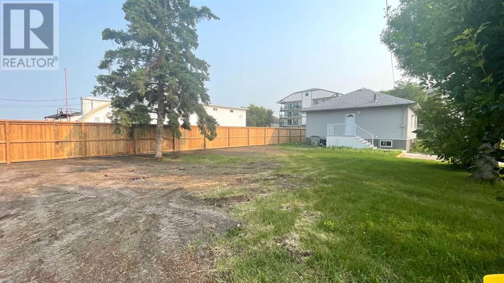 837 4 Avenue, Wainwright, Alberta  T9W 1C6 - Photo 2 - A2148410