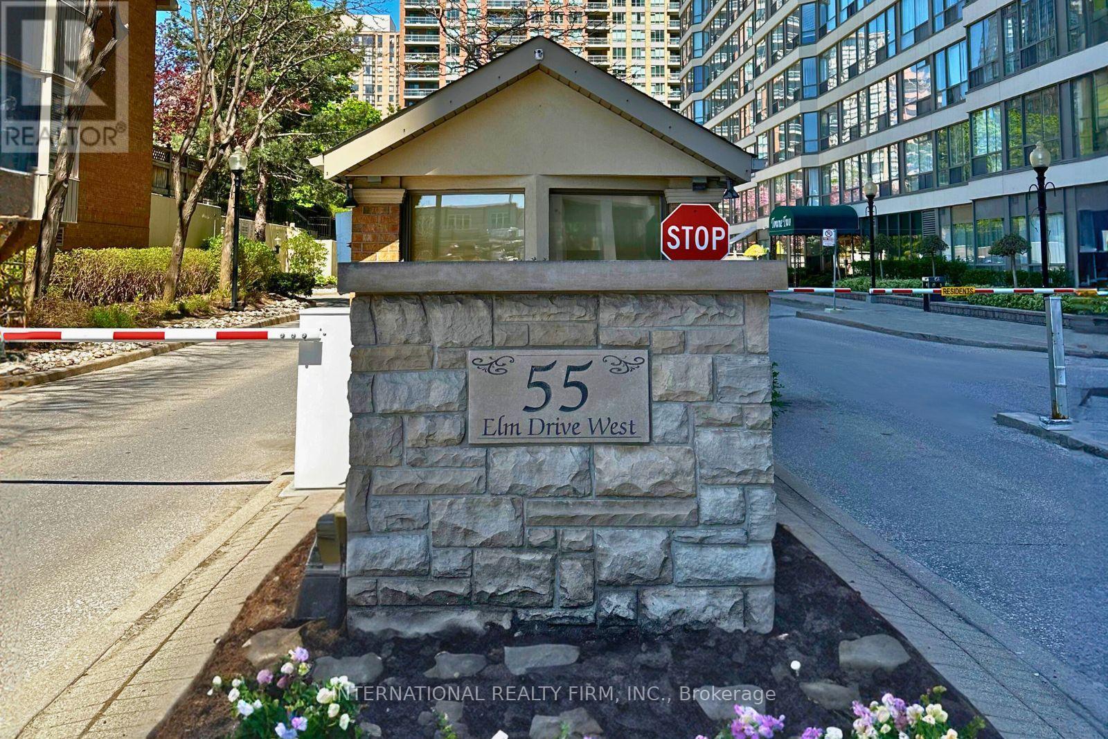 1906 - 55 Elm Drive, Mississauga, Ontario  L5B 3Z3 - Photo 2 - W10353386