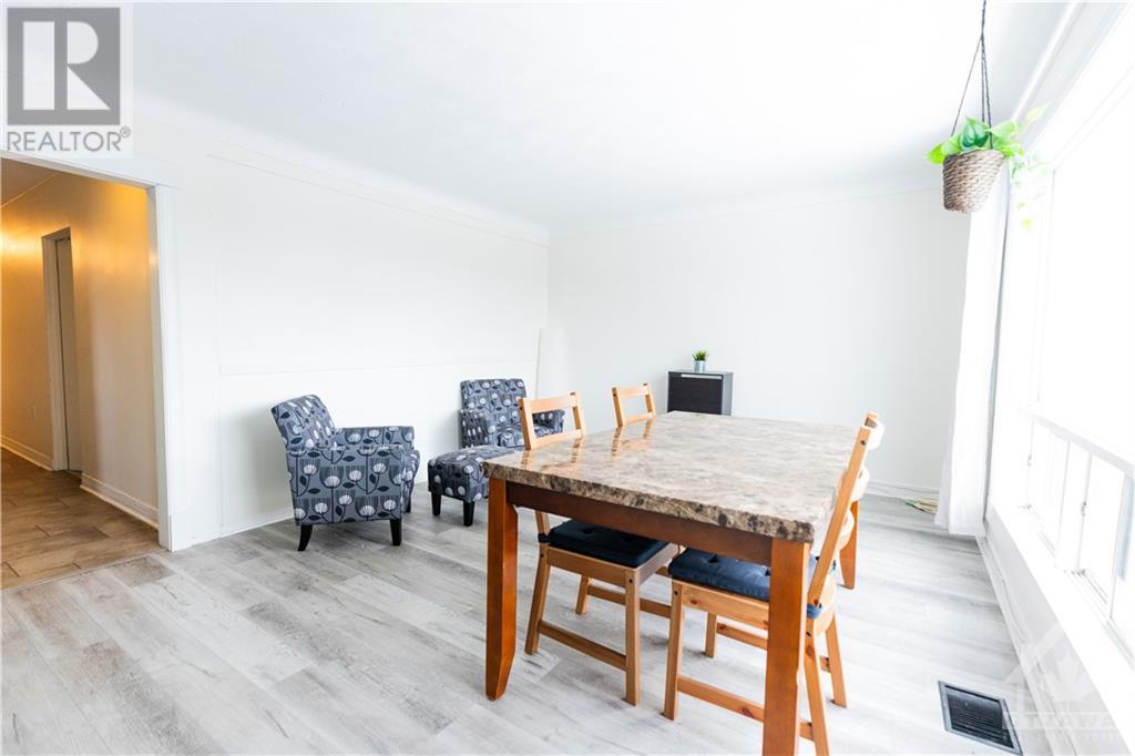 403 Peach Tree LaneOttawa, Ontario  K1K 2R7 - Photo 2 - X10418773