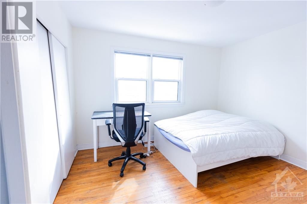 403 Peach Tree LaneOttawa, Ontario  K1K 2R7 - Photo 3 - X10418773