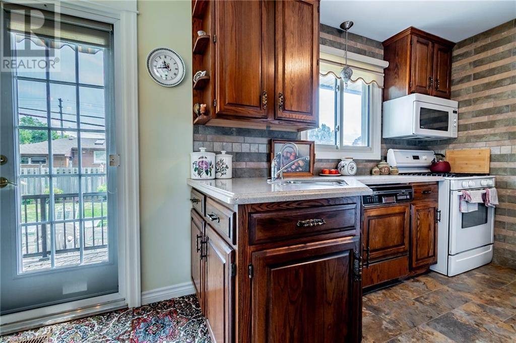 32 Wakelin Terrace, St. Catharines, Ontario  L2M 4K5 - Photo 11 - 40624394