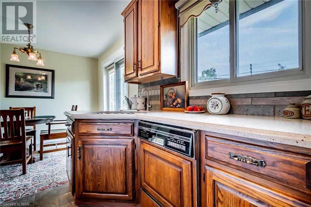 32 Wakelin Terrace, St. Catharines, Ontario  L2M 4K5 - Photo 12 - 40624394