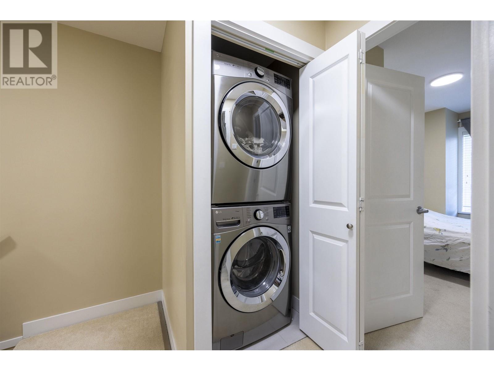 Listing Picture 5 of 11 : 14 7771 BRIDGE STREET, Richmond / 烈治文 - 魯藝地產 Yvonne Lu Group - MLS Medallion Club Member