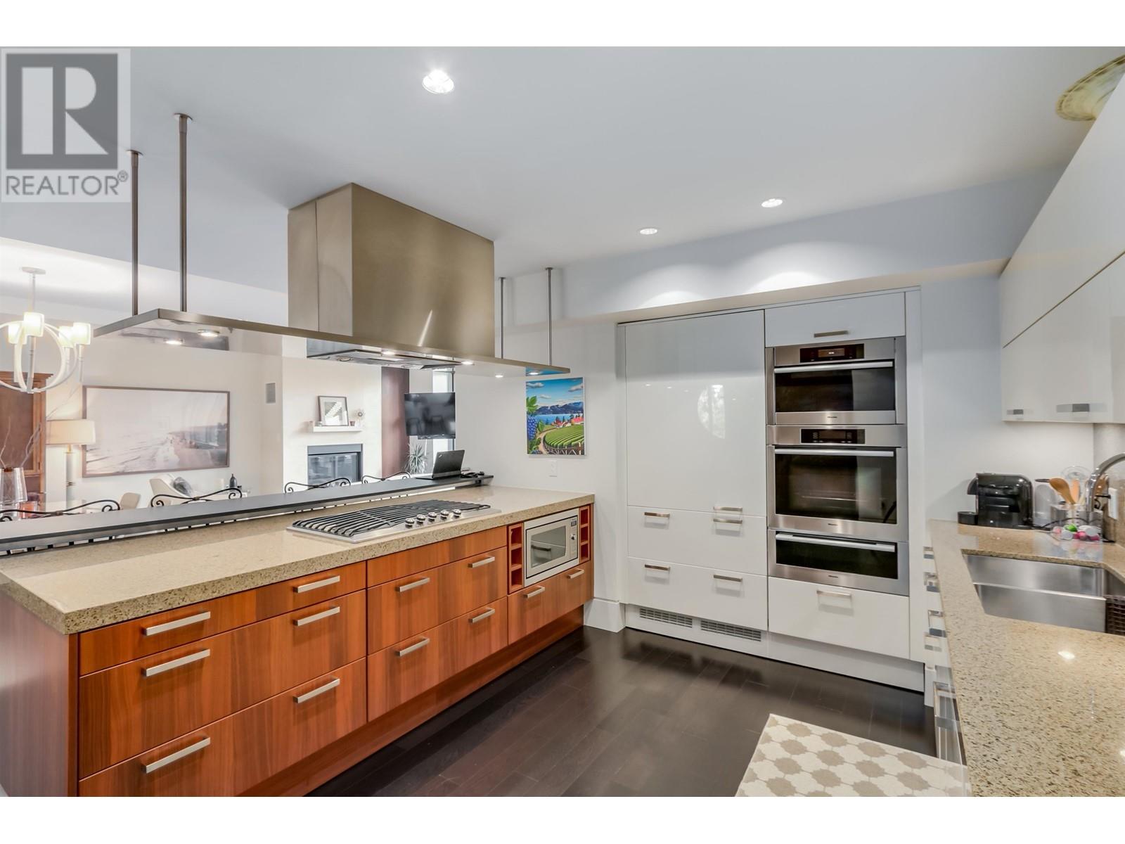 Listing Picture 10 of 28 : 303 1560 HOMER MEWS, Vancouver / 溫哥華 - 魯藝地產 Yvonne Lu Group - MLS Medallion Club Member