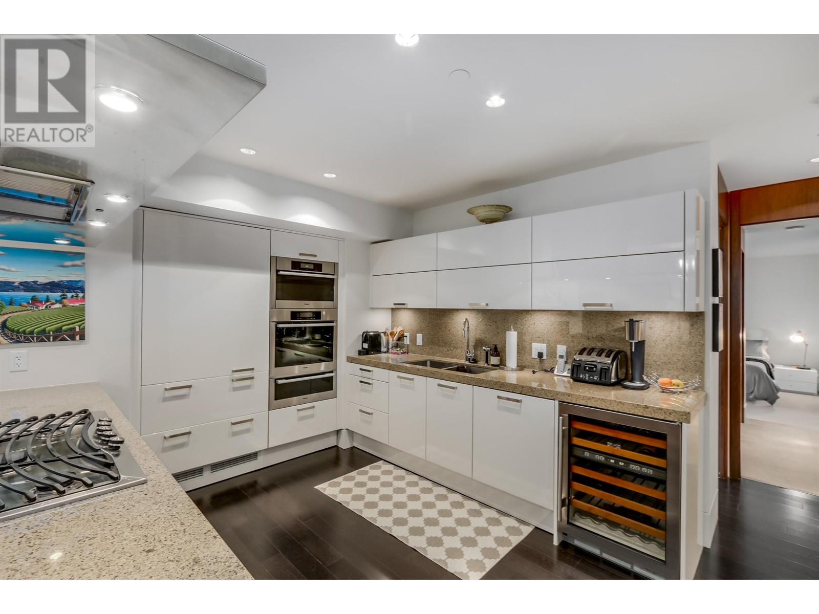 Listing Picture 11 of 28 : 303 1560 HOMER MEWS, Vancouver / 溫哥華 - 魯藝地產 Yvonne Lu Group - MLS Medallion Club Member