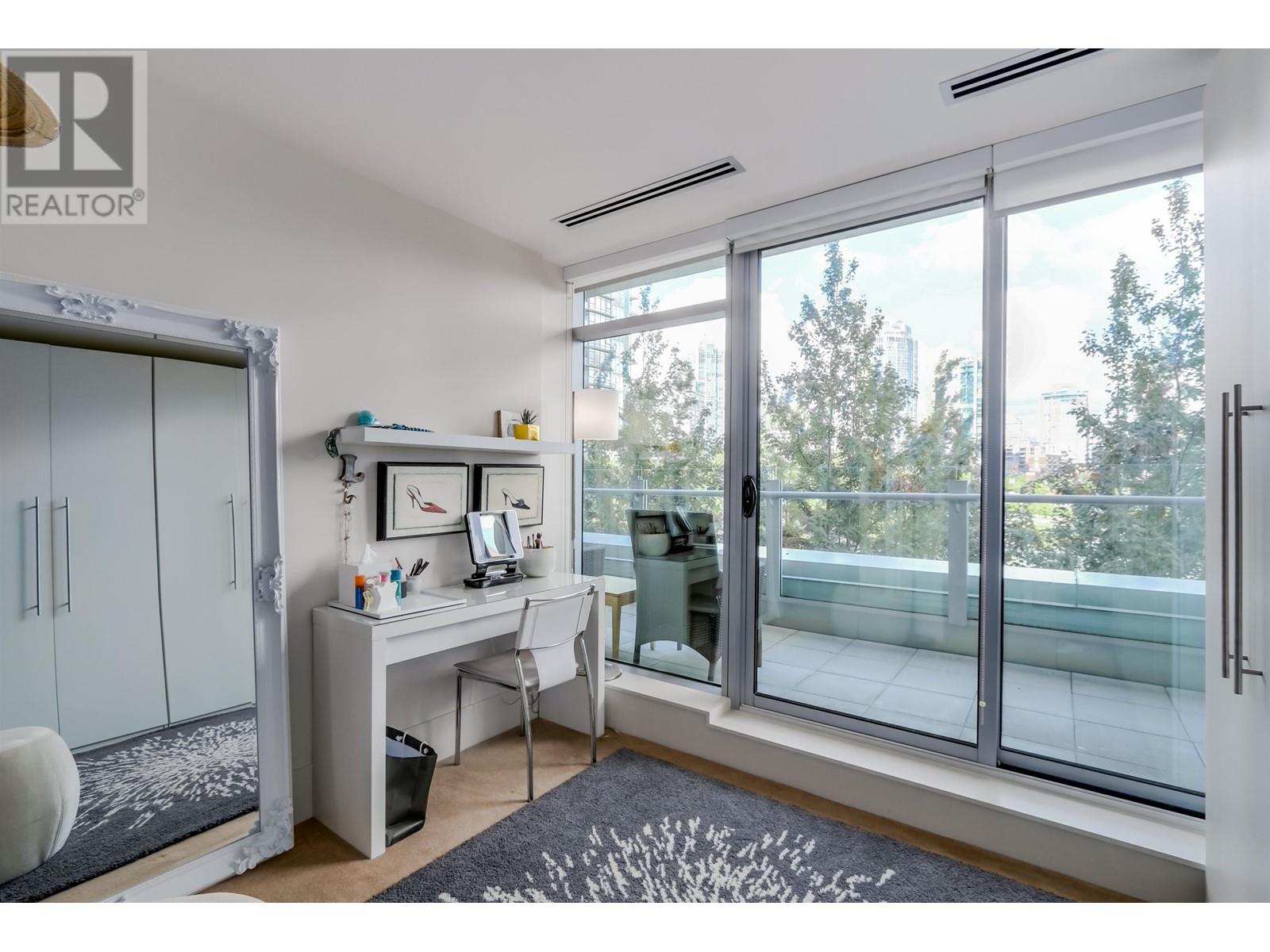 Listing Picture 15 of 28 : 303 1560 HOMER MEWS, Vancouver / 溫哥華 - 魯藝地產 Yvonne Lu Group - MLS Medallion Club Member