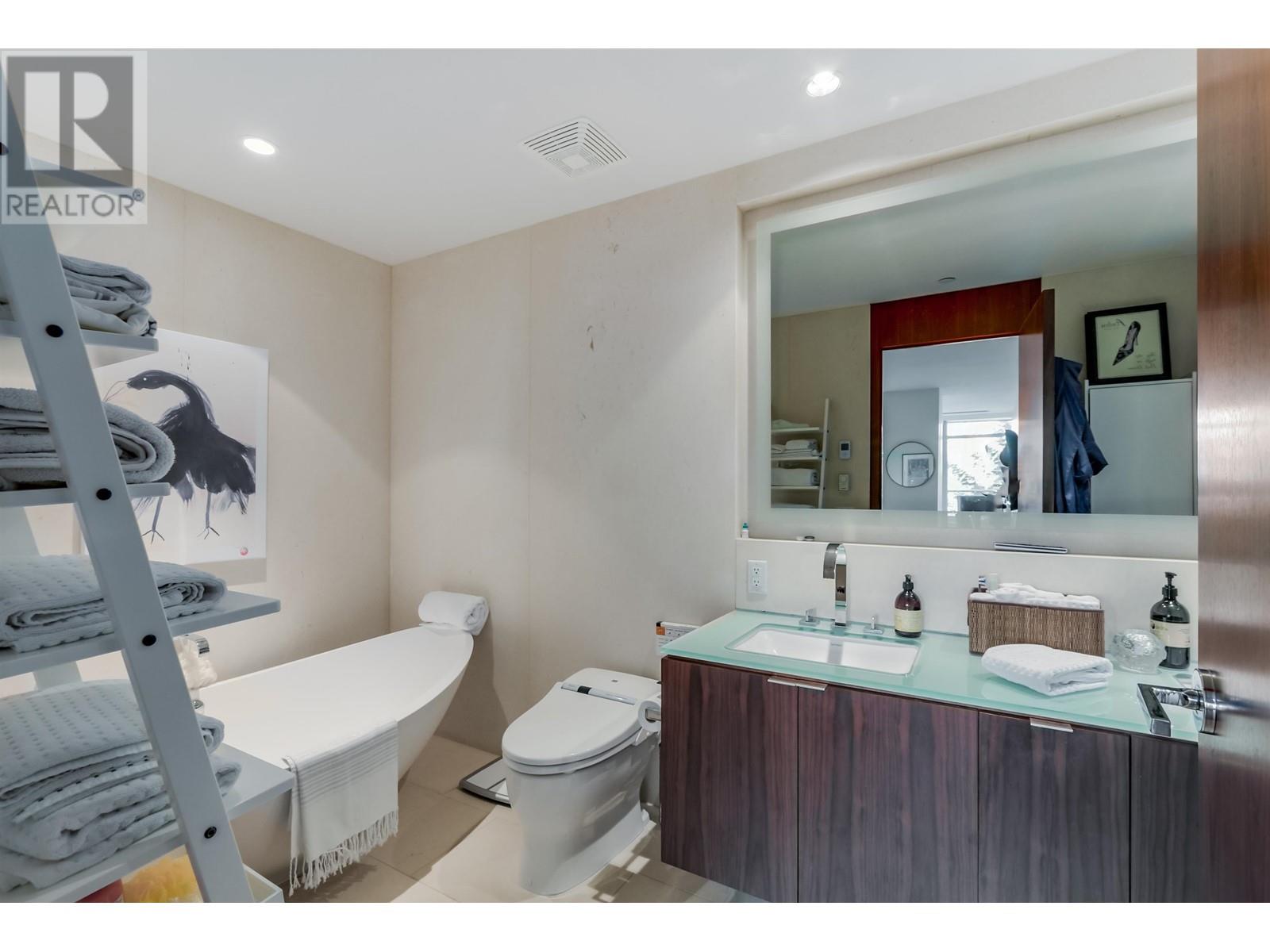 Listing Picture 16 of 28 : 303 1560 HOMER MEWS, Vancouver / 溫哥華 - 魯藝地產 Yvonne Lu Group - MLS Medallion Club Member