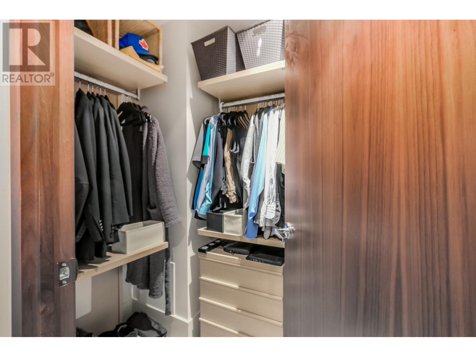 Listing Picture 17 of 28 : 303 1560 HOMER MEWS, Vancouver / 溫哥華 - 魯藝地產 Yvonne Lu Group - MLS Medallion Club Member