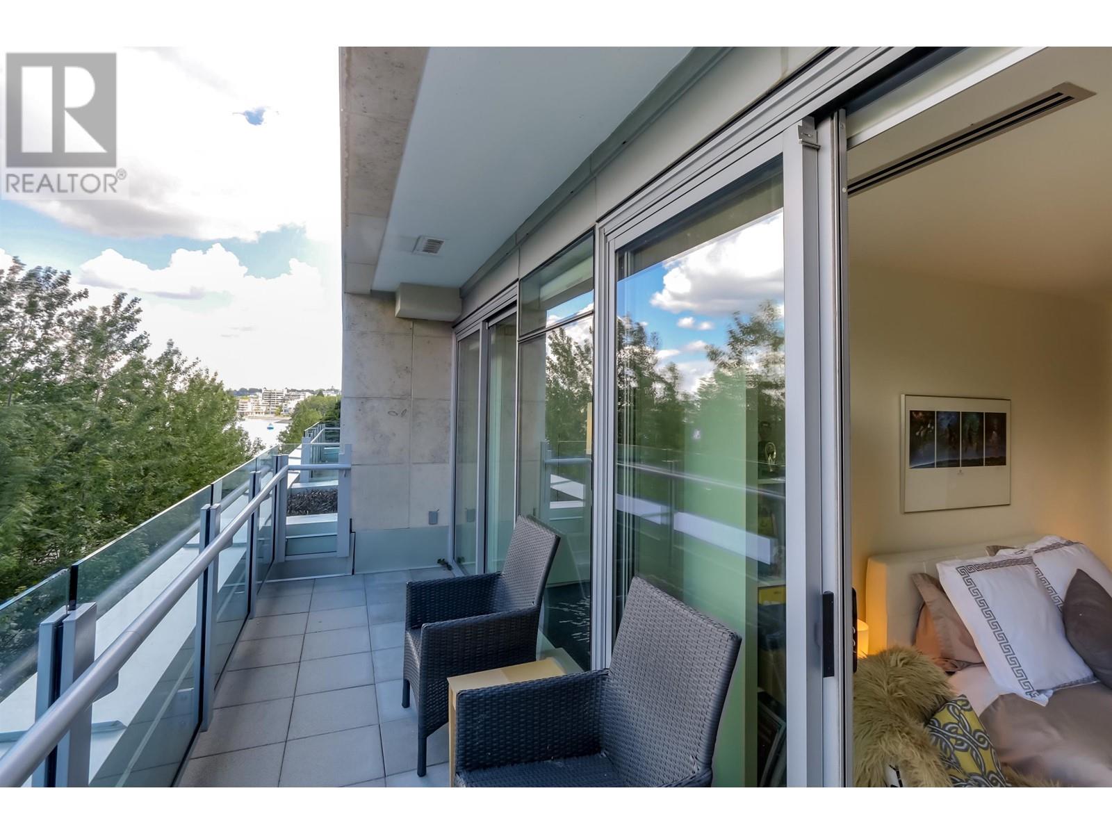 Listing Picture 19 of 28 : 303 1560 HOMER MEWS, Vancouver / 溫哥華 - 魯藝地產 Yvonne Lu Group - MLS Medallion Club Member