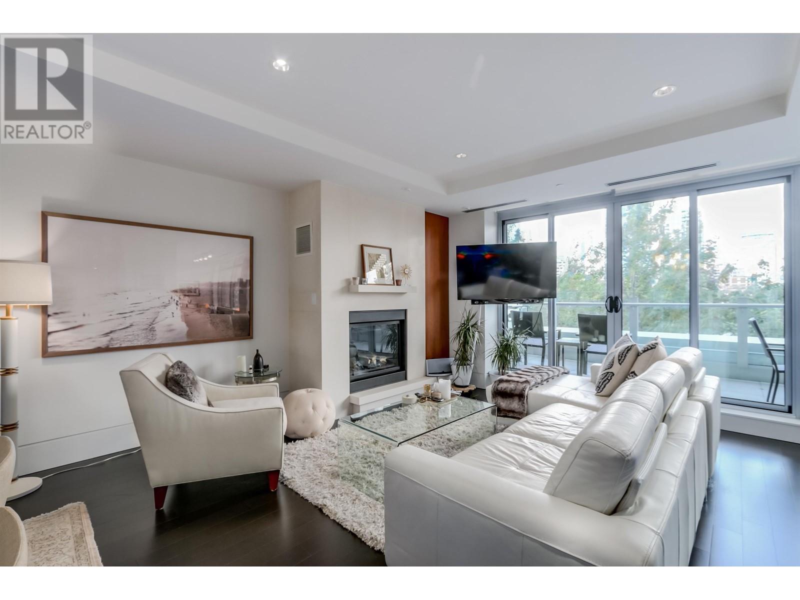 Listing Picture 2 of 28 : 303 1560 HOMER MEWS, Vancouver / 溫哥華 - 魯藝地產 Yvonne Lu Group - MLS Medallion Club Member