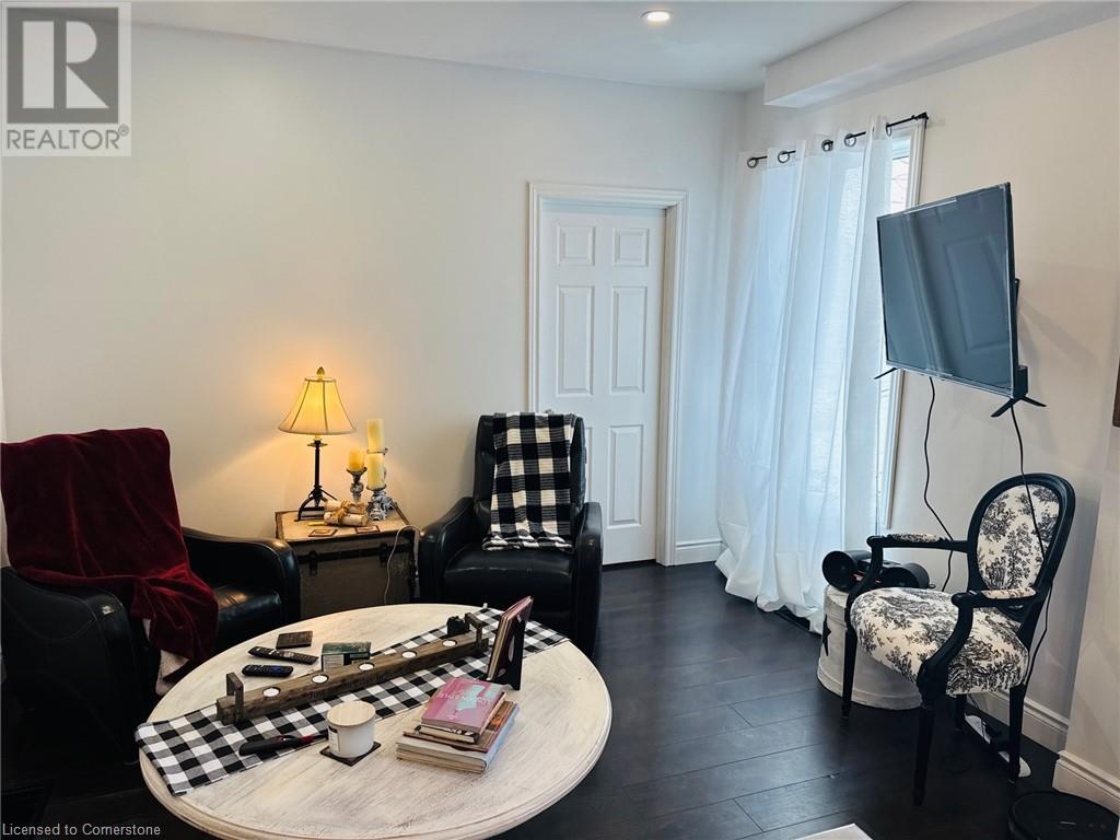 8 Campbell Street, Brantford, Ontario  N3R 1X8 - Photo 11 - 40671748