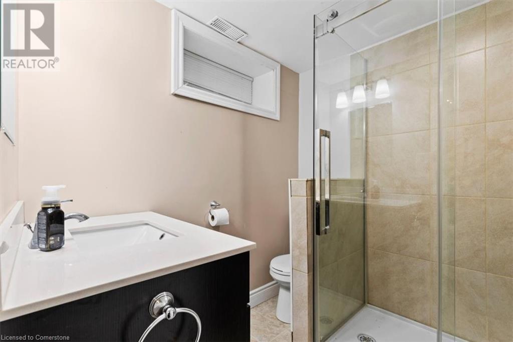 8 Campbell Street, Brantford, Ontario  N3R 1X8 - Photo 12 - 40671748