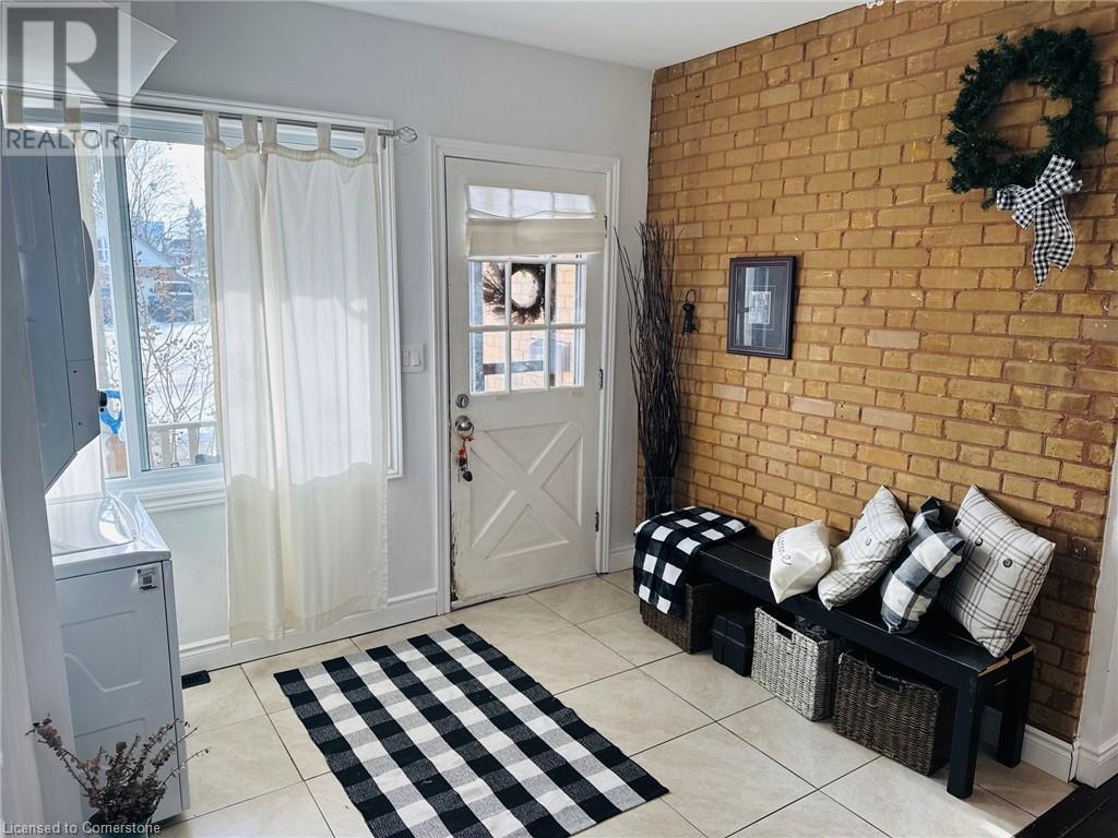 8 Campbell Street, Brantford, Ontario  N3R 1X8 - Photo 2 - 40671748