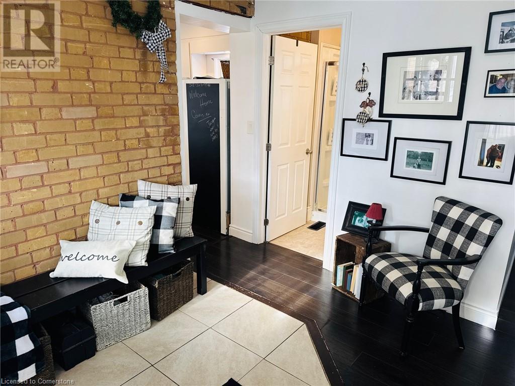 8 Campbell Street, Brantford, Ontario  N3R 1X8 - Photo 4 - 40671748