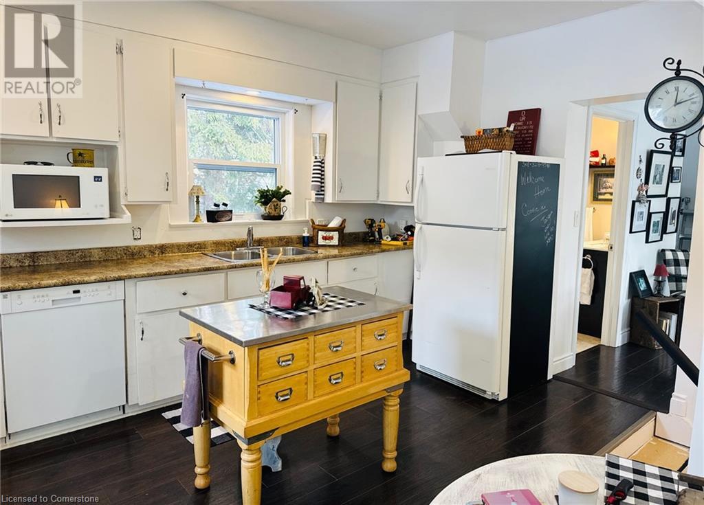 8 Campbell Street, Brantford, Ontario  N3R 1X8 - Photo 8 - 40671748