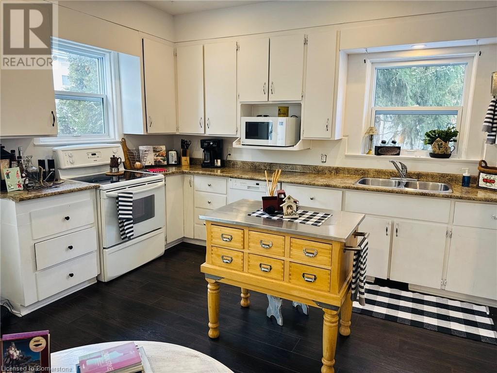 8 Campbell Street, Brantford, Ontario  N3R 1X8 - Photo 9 - 40671748